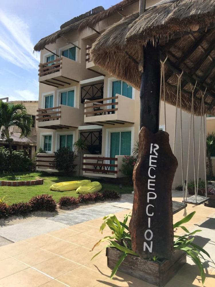 Hotel Arenas Mahahual Exterior photo